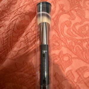 IT Cosmetics Heavenly Luxe Bye Bye Foundation Brush #22
